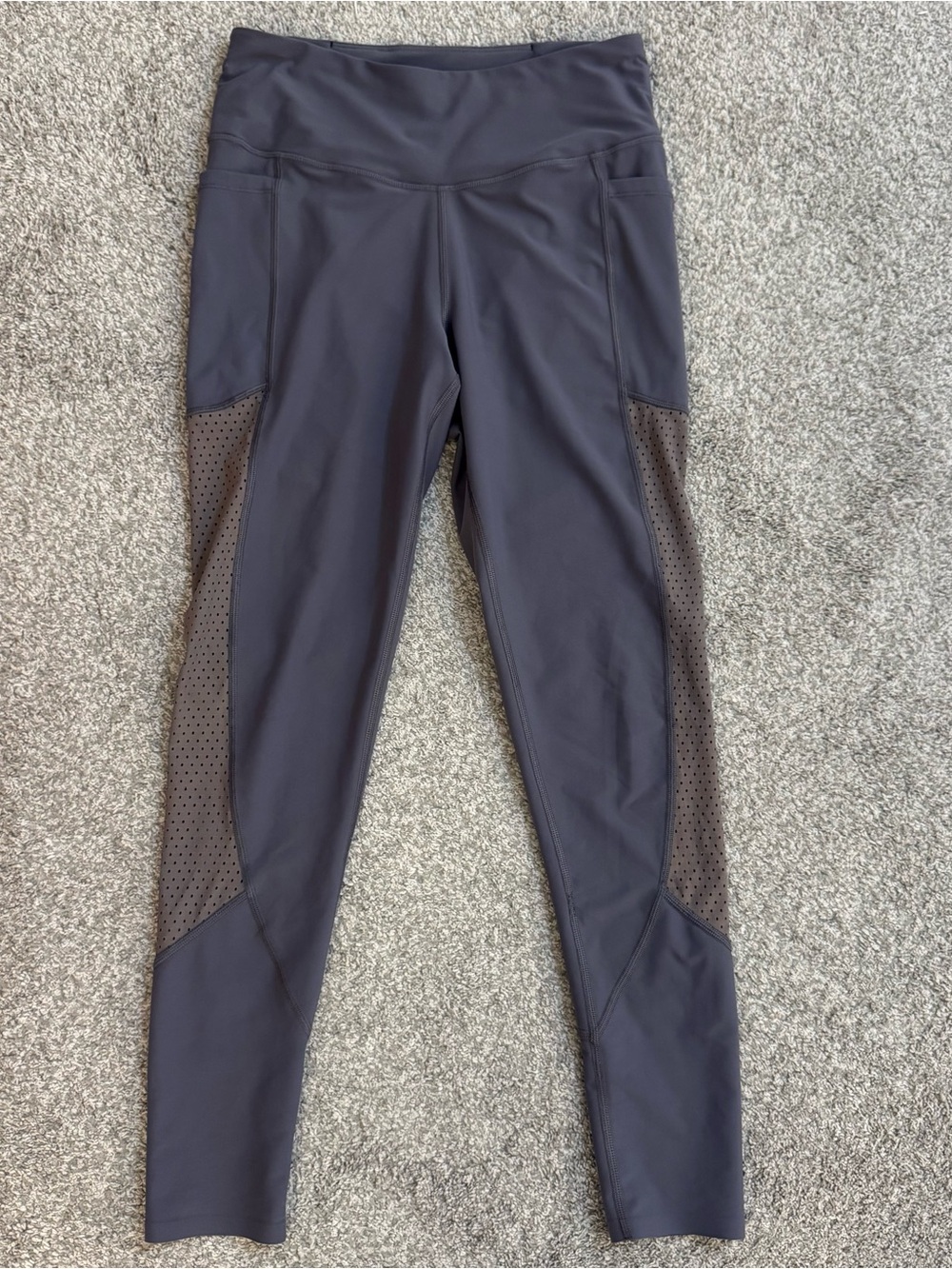 Victoria's Secret Sport Total Knockout Size M Light Purple 28 x 26 Leggings